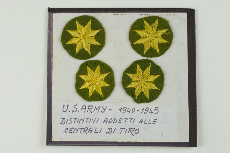 distintivo U.S Army, addetti alle centrali di tiro, seconda guerra mondiale